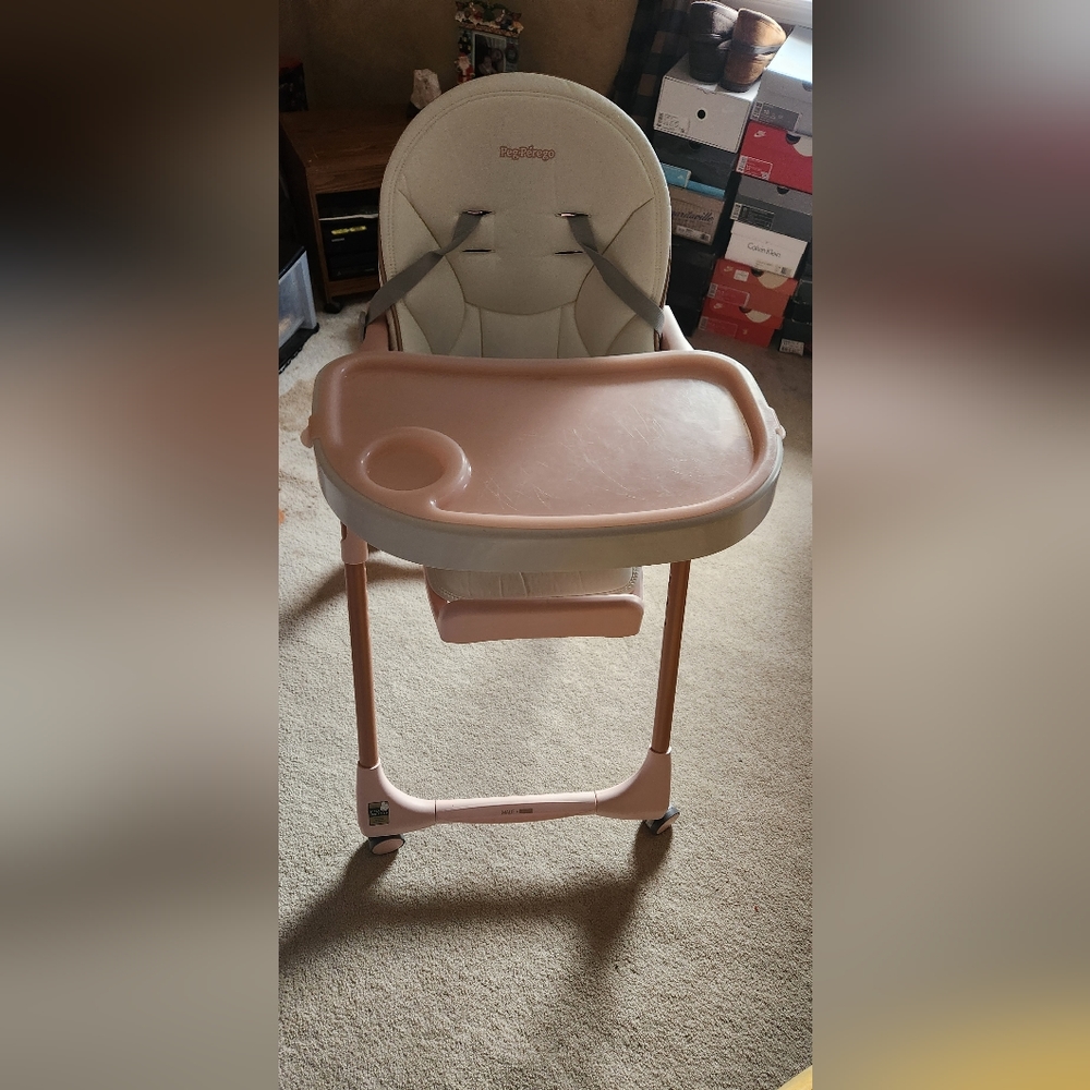 Peg prego high chair